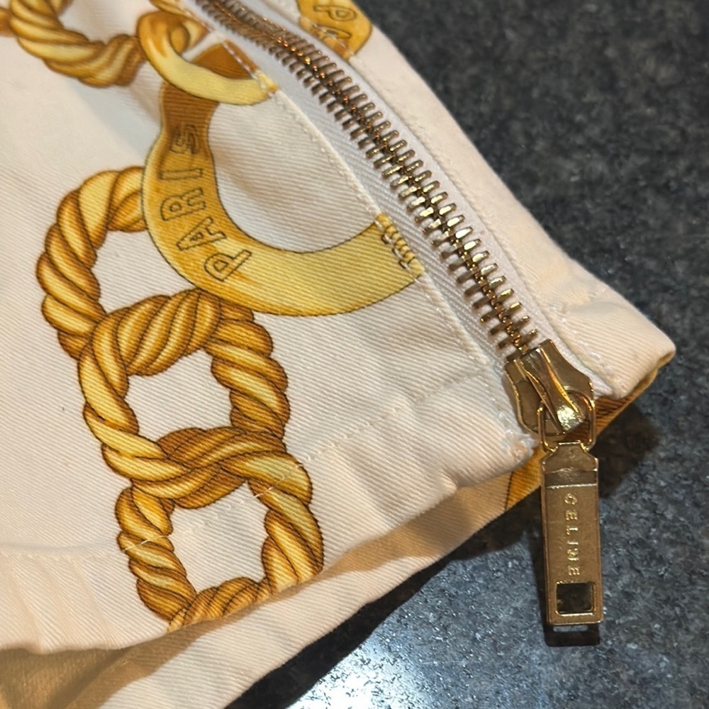 CELINE White and Gold Chain Print Women's CAPRI Jeans - Picture 3 of 16